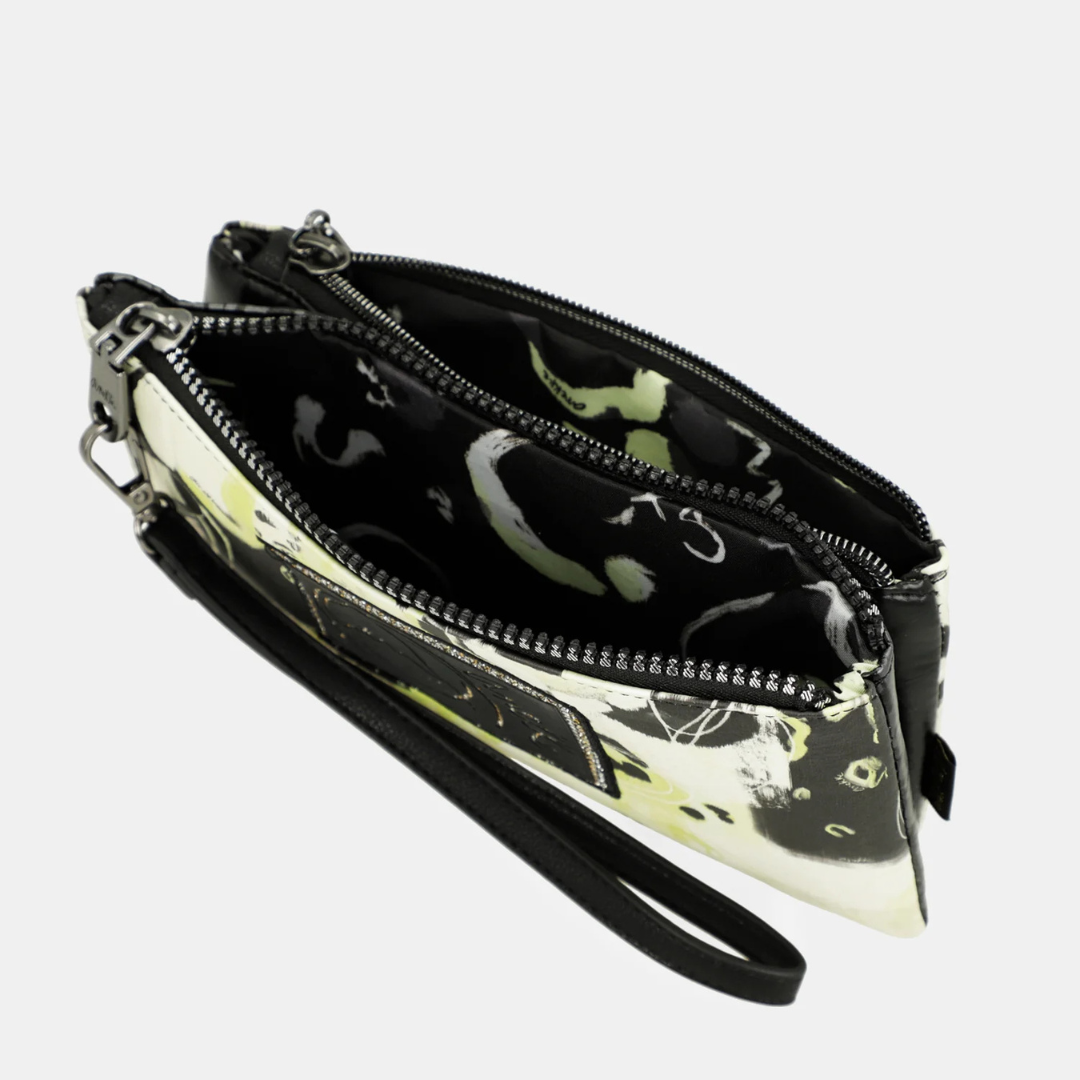 Esta bolsa combina arte e funcionalidade em um design único e sofisticado. Perfeita para quem deseja um acessório estiloso e prático para o dia a dia.
A cápsula Nature Towanda faz parte da coleção Anekke Memories. Towanda, a gatinha de Anekke, tem sido sua companheira de viagem e aventura por todos esses anos, por isso se tornou a protagonista desta coleção original, perfeita para os amantes de gatos e acessórios com um estilo muito urbano.