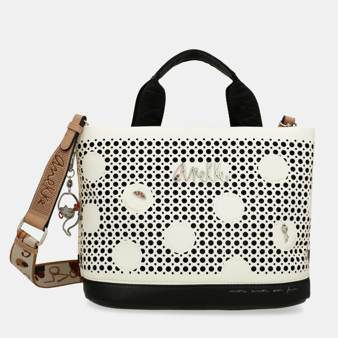 Esta carteira é o acessório perfeito para quem procura estilo, cor e personalidade. Inspirada na arte e na expressão criativa, o seu design combina tons terrosos e estampas vibrantes, tornando-a uma peça única e sofisticada.
Com um estampado vibrante, esta coleção é inspirada numa viagem pelo país natal de Anekke: Espanha.