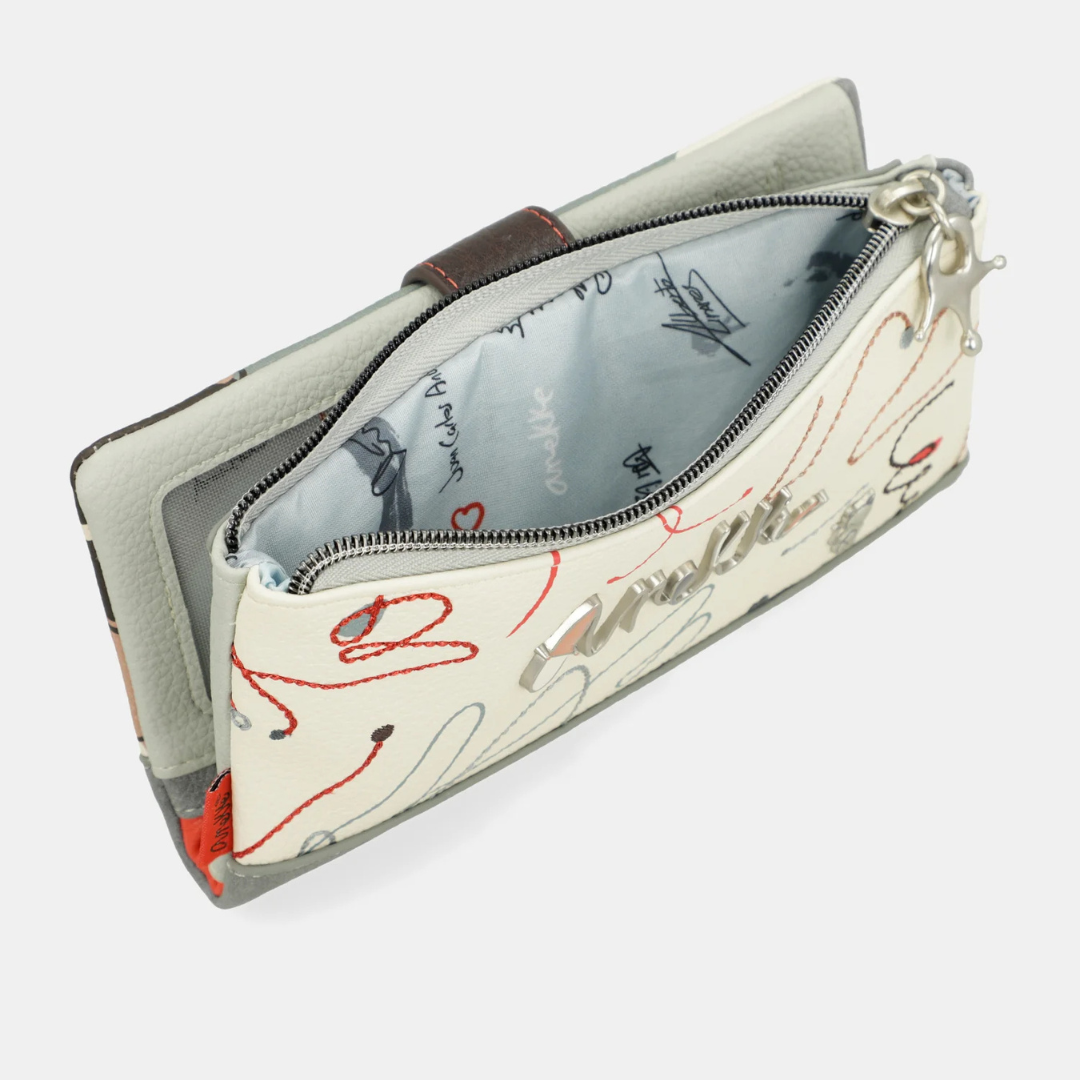 Elegante e funcional, este porta-moedas da Anekke tem um design sofisticado, combina estilo e praticidade. Possui diversos compartimentos para organizar cartões, notas e moedas com segurança, além de um fecho de botão e um compartimento com fecho de correr.