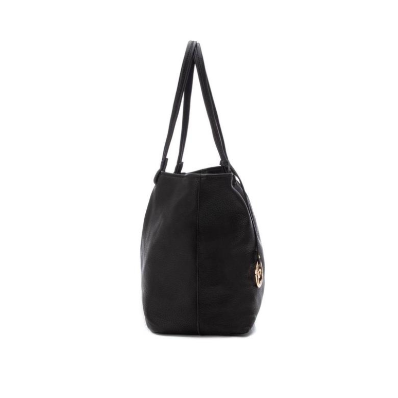 Esta carteira combina estilo e funcionalidade, sendo perfeita para a acompanhar nas suas atividades diárias ou ocasiões especiais. O seu design elegante e detalhes de qualidade, tornam-a uma escolha sofisticada para mulheres que valorizam acessórios de qualidade. Além do fecho principal com botão de pressão, possui um compartimento com fecho interno para armazenar itens menores de forma organizada. Perfeita para uso diário ou ocasiões especiais, complementa qualquer look com elegância e sofisticação.