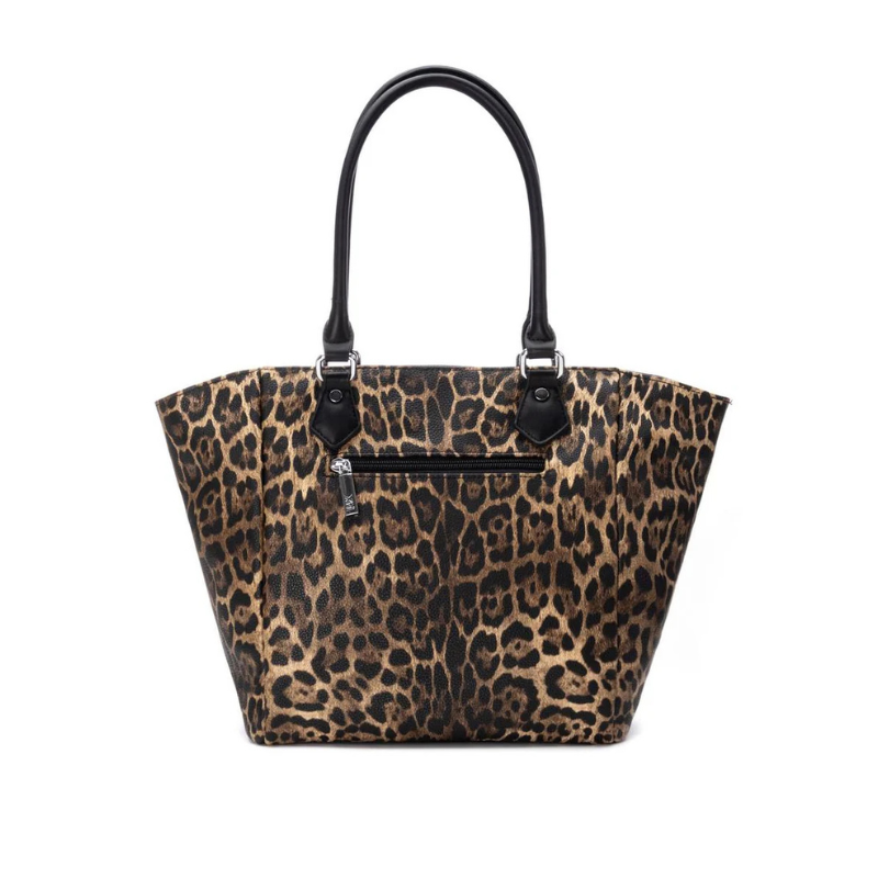 Destaque-se com esta carteira grande de ombro, disponível em duas versões de padrão animal – leopardo e zebra – que adicionam um toque ousado e moderno a qualquer look.
Com um design espaçoso e prático, oferece amplo espaço interior para transportar tudo o que precisa no dia a dia, mantendo a organização com estilo.