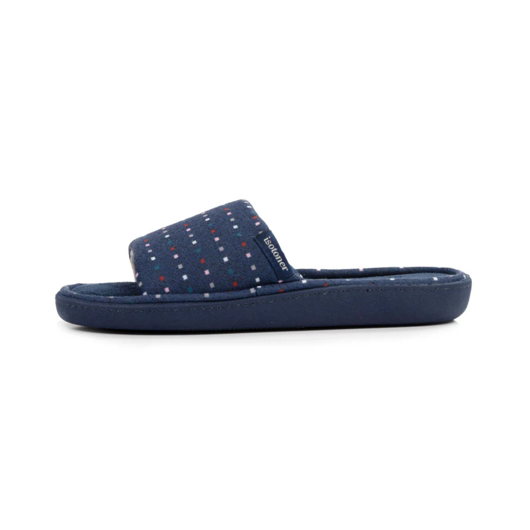 Este confortável chinelo é a escolha ideal para quem procura relaxamento e estilo em casa.
Com um design moderno em azul-escuro e padrão discreto de pequenos quadrados coloridos, oferece um toque de elegância casual. A palmilha acolchoada proporciona um excelente suporte e suavidade ao caminhar, enquanto o material respirável garante frescura e bem-estar durante todo o dia.