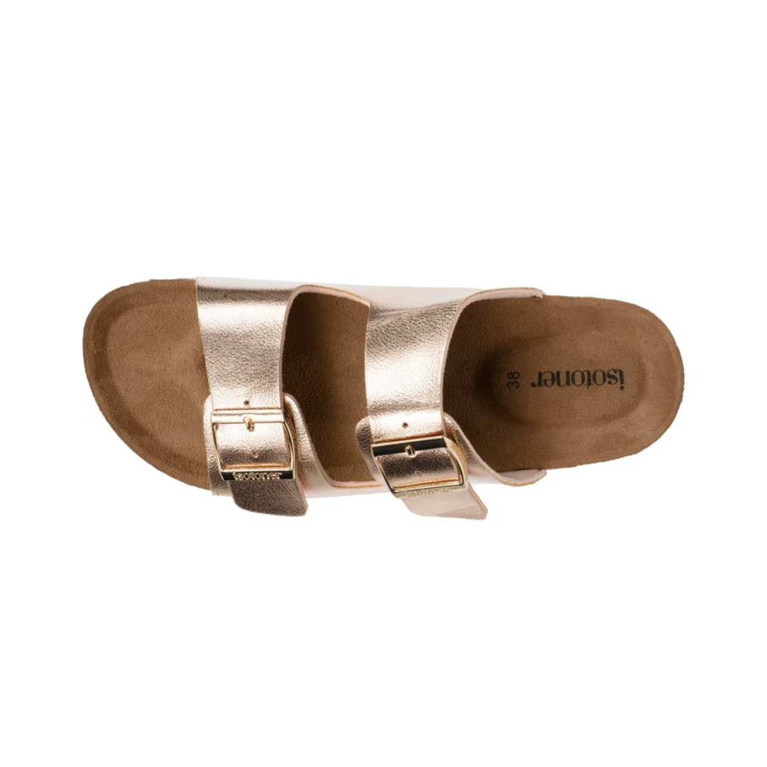 Este chinelo combina conforto e ousadia com um design moderno de padrão leopardo e na cor rosa metalizado.
As tiras duplas ajustáveis com fivelas douradas garantem um ajuste personalizado e seguro, proporcionando elegância e estilo.