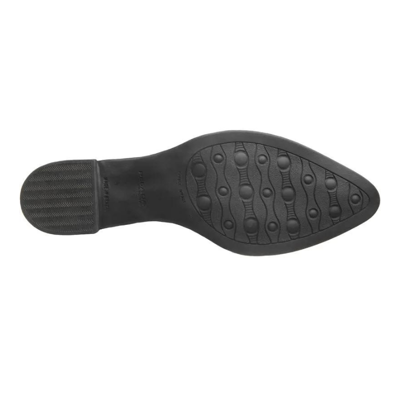 Estas botas são a combinação perfeita de elegância e conforto.
Com um design sofisticado trazem um toque de modernidade e estilo ao seu visual. O material de alta qualidade garante durabilidade, enquanto o salto médio proporciona o equilíbrio ideal entre estilo e conforto, ideal para o dia a dia. O fecho de correr lateral facilita o calçar, enquanto os detalhes texturizados trazem um charme extra, tornando estas botas uma escolha versátil para diversas ocasiões.