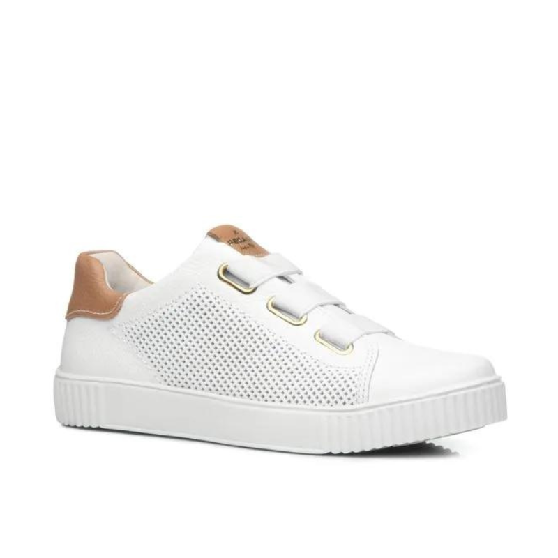 Muito confortável e super estilosa, esta sapatilha é perfeita para criar looks com muito estilo sem esquecer o conforto e praticidade. O forro em tecido espumado garante o conforto e a absorção de suor, características necessárias para manter o pé seco e arejado. A sola é antiderrapante e de alta flexibilidade, oferecendo a segurança e a versatilidade ideal ao calçado do dia-a-dia. Já a palmilha é macia e muito confortável.