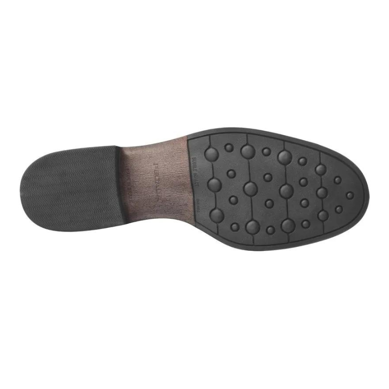 Estas botas de cano curto combinam praticidade com um design elegante e moderno.
Fabricadas em couro texturizado, apresentam detalhes em metal dourado nas ilhoses e um acabamento impecável que exala sofisticação. O modelo com amarração em atacadores oferece um ajuste personalizado, enquanto o salto baixo e grosso garante conforto e estabilidade para o uso diário.