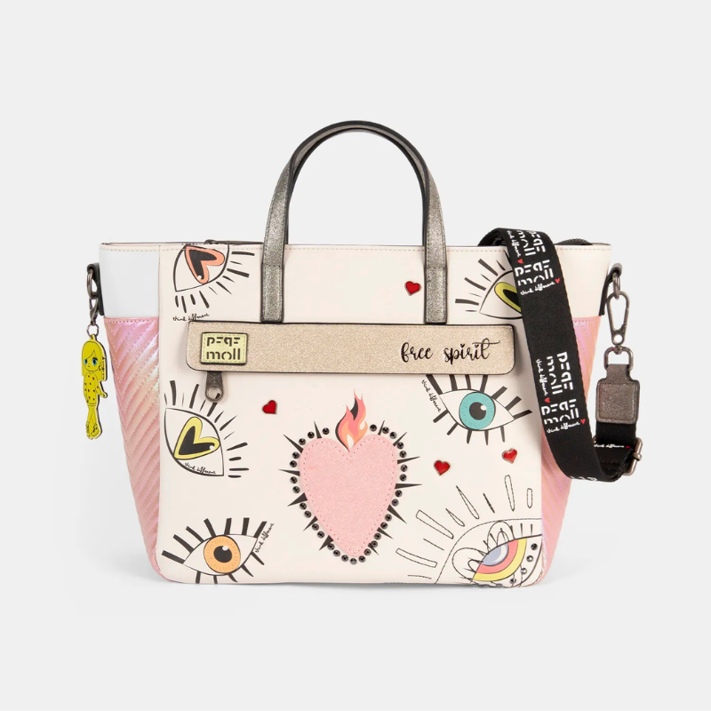 Esta carteira única e vibrante é perfeita para quem procura um acessório cheio de personalidade e estilo.
Com um design exclusivo que mistura ilustrações artísticas de olhos, corações e frases inspiradoras como “Free Spirit”, é ideal para mulheres modernas e criativas. A combinação de tons claros, metálicos e detalhes em rosa brilhante no coração central transmite um toque divertido e elegante.