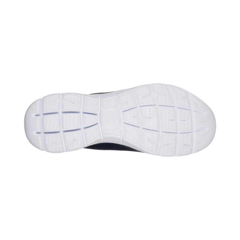 Estes ténis combinam estilo e conforto, sendo ideais para o uso diário ou para atividades físicas leves. Fabricados com uma malha respirável e com atacadores em elástico, garantem ventilação adequada para os seus pés, mantendo-os frescos e confortáveis ao longo do dia. A palmilha é acolchoada com espuma de memória, tornando cada passo mais confortável. Perfeitos para quem procura praticidade sem comprometer o estilo.