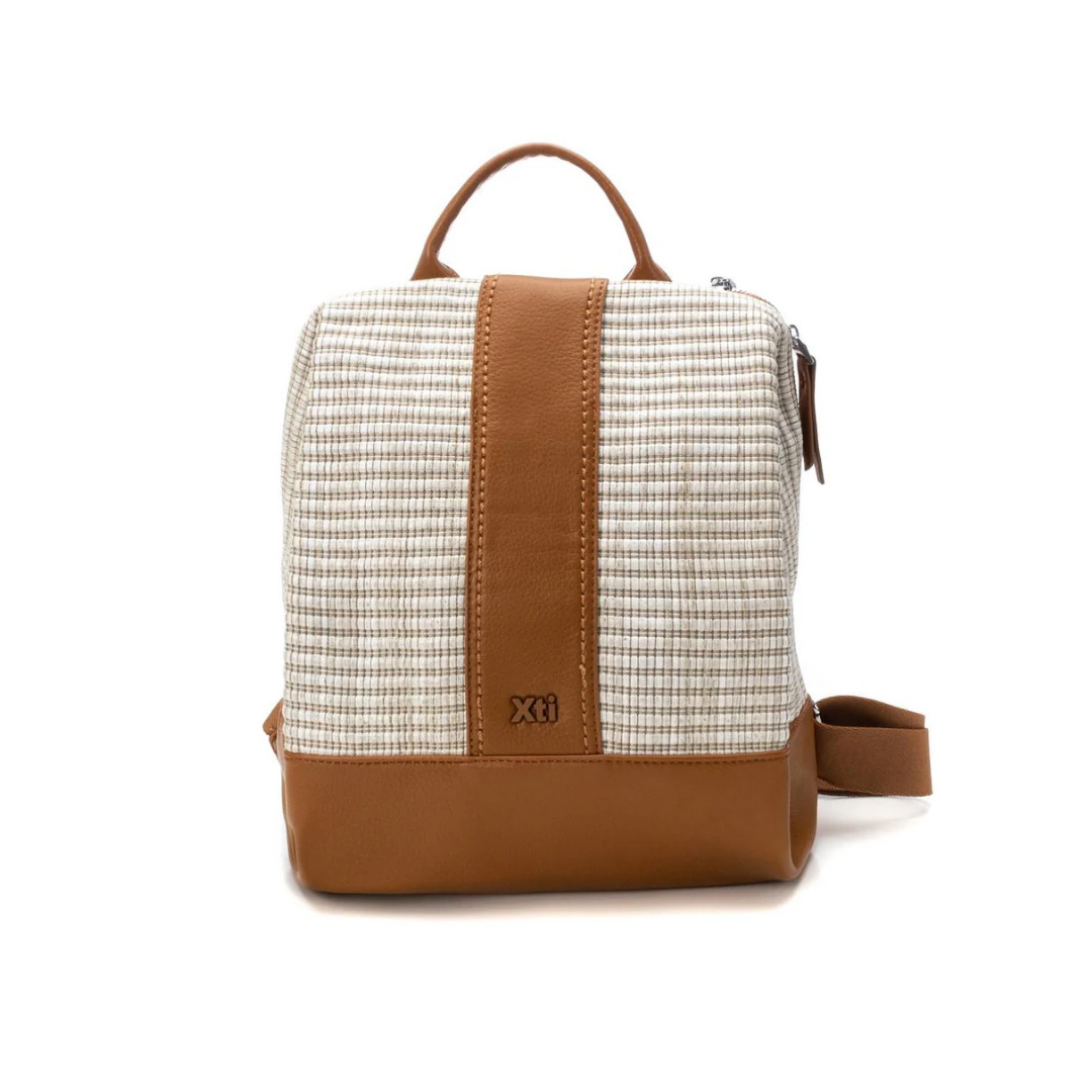 Adicione um toque moderno e elegante ao seu dia a dia com esta mochila.
O seu design sofisticado combina detalhes em tecido texturizado e acabamento em material sintético de alta qualidade, garantindo durabilidade e muito estilo. As alças são ajustáveis para maior conforto.