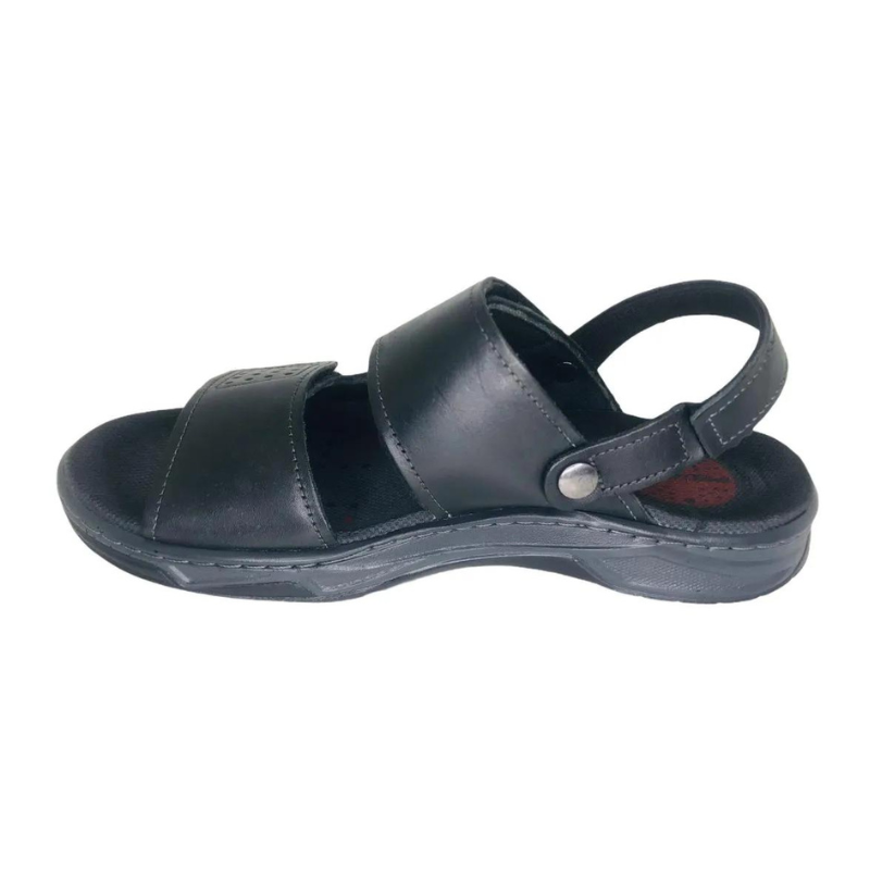 Este modelo é fabricado em couro, matéria prima de alta qualidade, resistência e durabilidade. O forro em tecido espumado garante alto conforto, além de possuir alta absorção de suor, mantendo o pé seco e arejado. Possui a tecnologia AMORTECH de amortecimento por bolha de ar, material que garante ainda menos impactos na pisada. A sola é leve e flexível, possuindo operação de blaque, que confere maior resistência. A palmilha é confeccionada com EVA dublado em microfibra que confere alta absorção de suor.