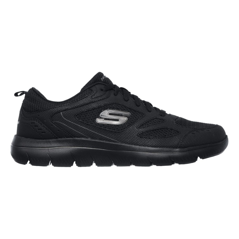 As sapatilhas Skechers são a escolha perfeita para uso diário ou atividades de baixo impacto, como caminhadas leves ou ginástica. Uma das suas principais características, são as palmilhas feitas em espuma de memória (Memory Foam), que permitem a adaptação ao formato do pé, proporcionando maior conforto e amortecimento ao caminhar.