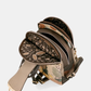 Esta mochila é uma peça cheia de personalidade e charme, pensada para a mulher que aprecia o detalhe e a originalidade.

De formato arredondado e dimensões compactas, apresenta uma ilustração exclusiva com a icónica personagem Anekke rodeada de elementos florais e a frase "time to bloom — a tulip, a new emotion", evocando a delicadeza e o espírito de renovação do outono.