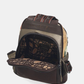 Esta mochila é uma peça audaz e contemporânea, que se destaca pela sua combinação de materiais e tons sofisticados.

A paleta multicor — que reúne dourado envelhecido, bordô e bege em tons patchwork — confere-lhe um carácter único e inconfundível, remetendo para a estética aventureira e cosmopolita da coleção Odyssey.