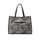 Elegante e ousada, esta carteira de ombro com padrão animal print é perfeita para mulheres que gostam de destacar o seu estilo.

O design estruturado garante praticidade no dia a dia, oferecendo espaço generoso para transportar todos os essenciais, sem perder o charme.