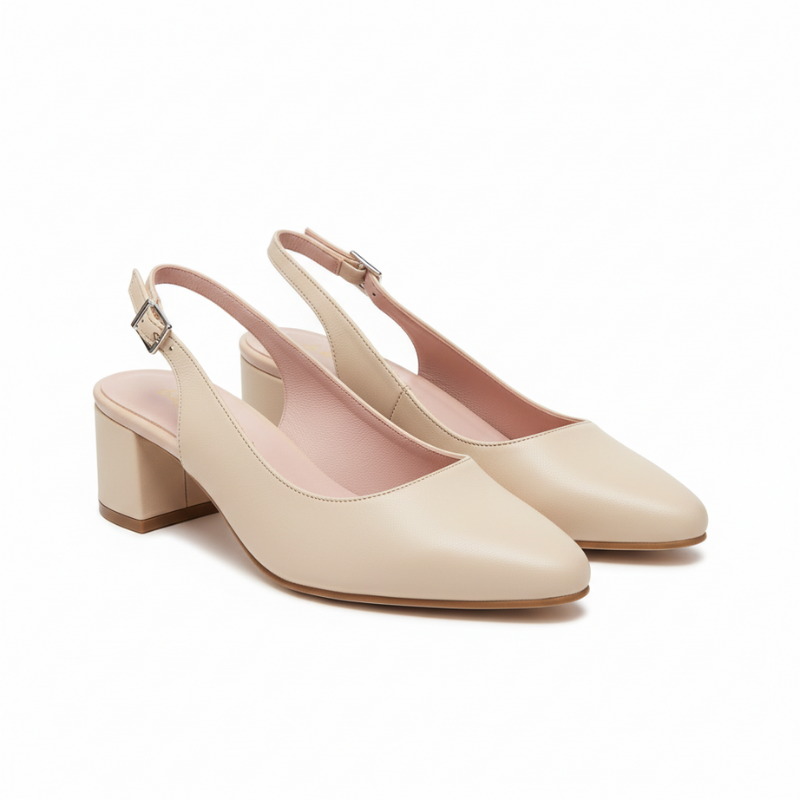 Descubra a elegância intemporal com estas sandálias slingback clássicas.

Confeccionadas em pele de alta qualidade com acabamento suave e sofisticado, estas sandálias destacam-se pelo seu design versátil e confortável. O salto bloco médio proporciona a altura ideal para alongar a silhueta sem comprometer o conforto, tornando-as perfeitas para uso durante todo o dia, seja no escritório ou em eventos especiais.