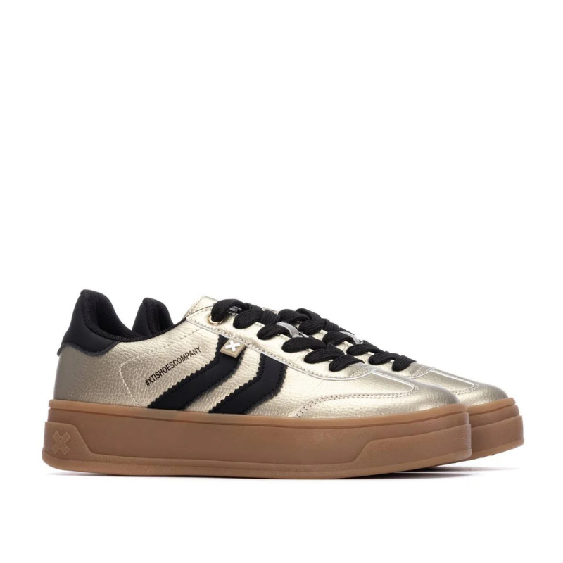 Estas sapatilhas de sola grossa combinam estilo urbano com máximo conforto.

Oferecem um visual versátil que se adapta facilmente a diferentes looks do dia a dia. A sola robusta em borracha garante aderência e durabilidade, enquanto o interior acolchoado proporciona bem-estar em cada passo.