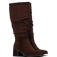 Estas botas de cano alto dão um toque elegante aos seus looks de outono e inverno.

O acabamento de aspeto aveludado e o efeito ligeiramente franzido ao longo do cano conferem-lhes um estilo descontraído e cheio de personalidade, enquanto a biqueira redonda e o salto largo de altura média completam o modelo. O fecho de correr lateral facilita o calçar, tornando-as uma opção prática para o dia a dia.