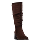 Estas botas de cano alto dão um toque elegante aos seus looks de outono e inverno.

O acabamento de aspeto aveludado e o efeito ligeiramente franzido ao longo do cano conferem-lhes um estilo descontraído e cheio de personalidade, enquanto a biqueira redonda e o salto largo de altura média completam o modelo. O fecho de correr lateral facilita o calçar, tornando-as uma opção prática para o dia a dia.