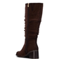Estas botas de cano alto dão um toque elegante aos seus looks de outono e inverno.

O acabamento de aspeto aveludado e o efeito ligeiramente franzido ao longo do cano conferem-lhes um estilo descontraído e cheio de personalidade, enquanto a biqueira redonda e o salto largo de altura média completam o modelo. O fecho de correr lateral facilita o calçar, tornando-as uma opção prática para o dia a dia.
