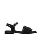 Com um design casual e contemporâneo, esta sandália rasa em rafia trançada é a escolha perfeita para os dias em que o conforto e o estilo andam de mãos dadas.

A tira em material trançado confere leveza e textura ao modelo, enquanto a fivela quadrada de grande dimensão em preto brilhante adiciona um toque moderno e arrojado.